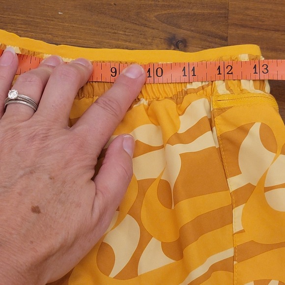 Nike Icon Clash Tempo Luxe Shorts Womens XS Dri Fit Lined Running Mustard Yellow - Picture 13 of 16